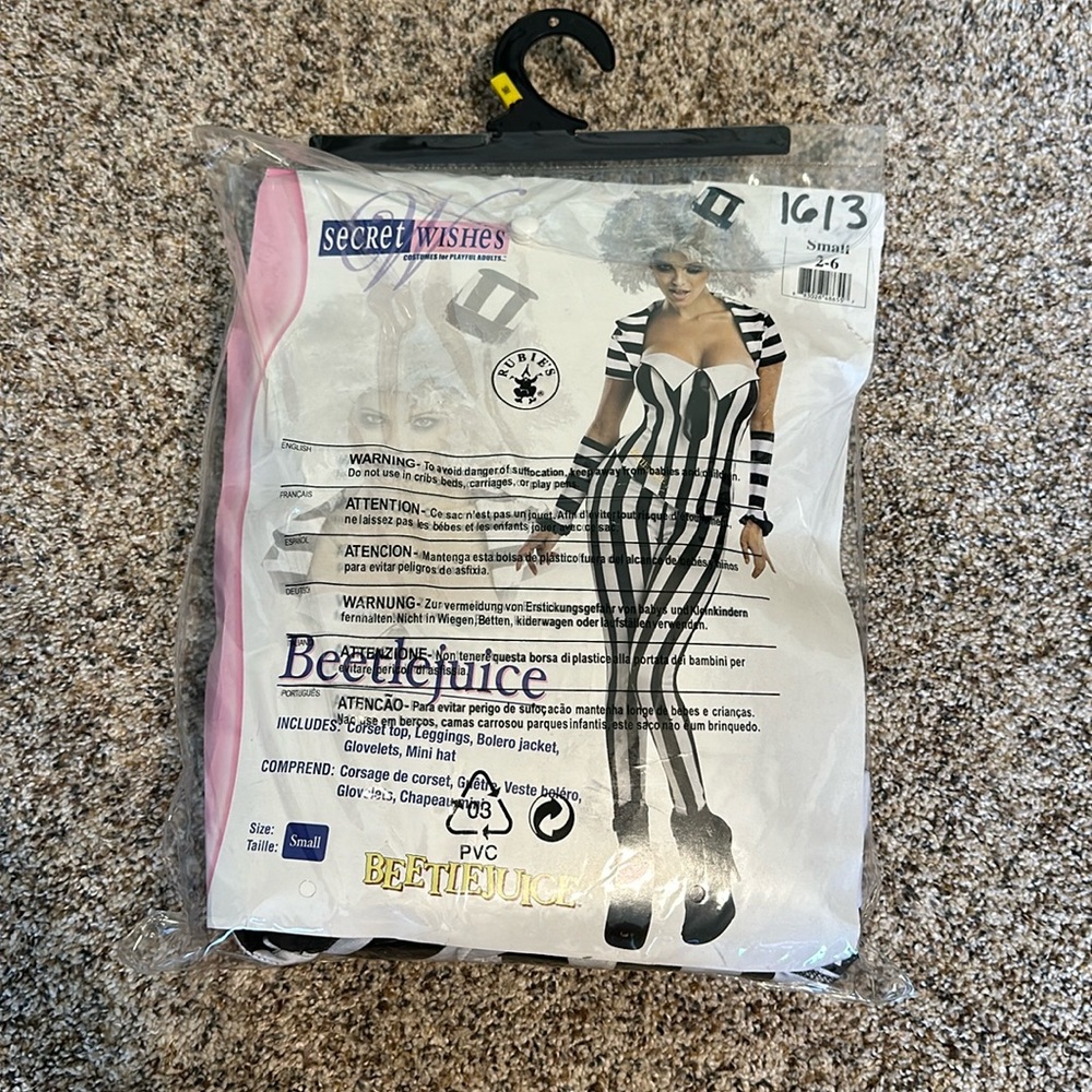 Women’s Beetlejuice Costume